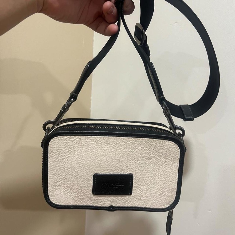 Y2K 2000s black and white pebbled leather Coach Wyatt Crossbody Bag
